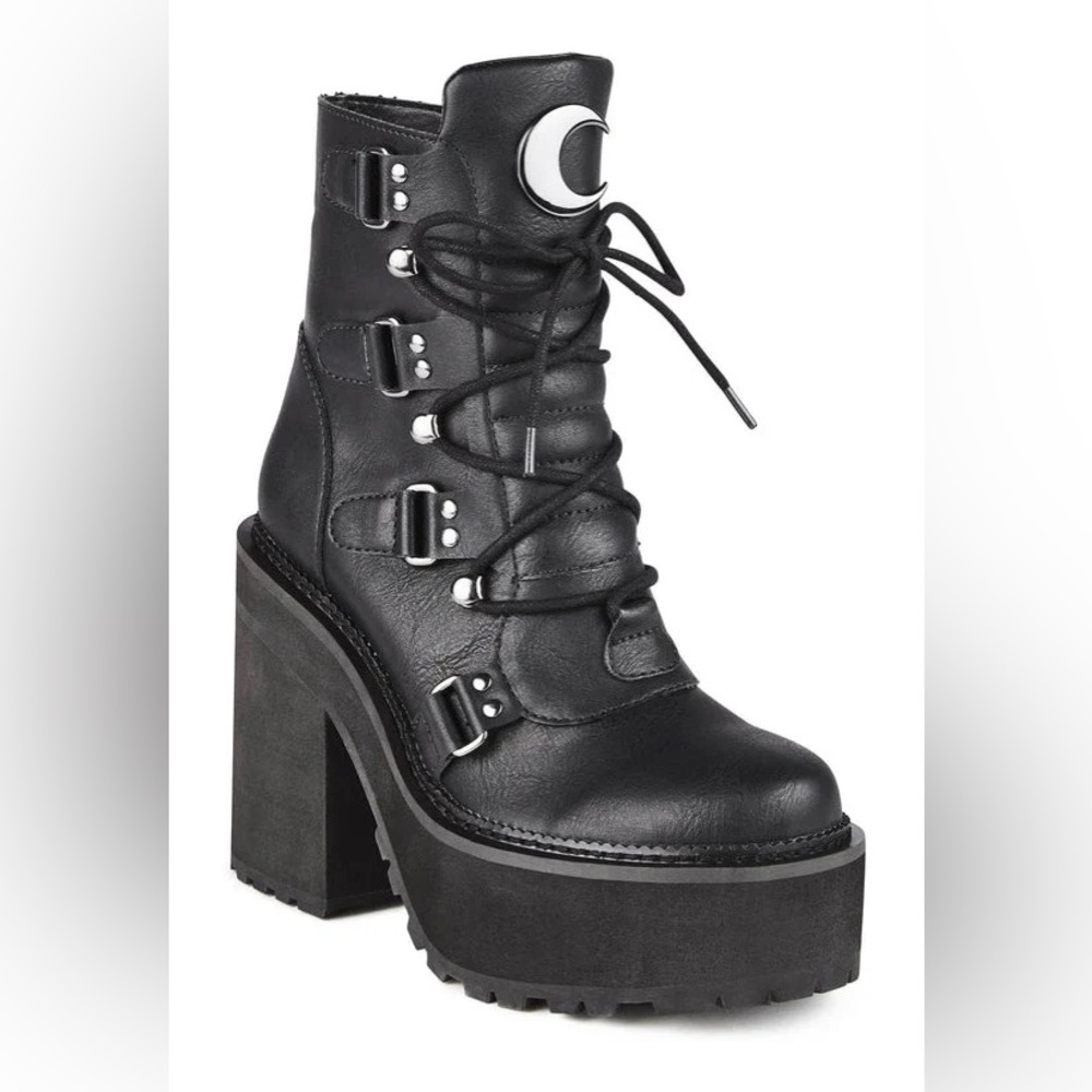 Excellent used condition KILLSTAR BROOM RIDER boots W8